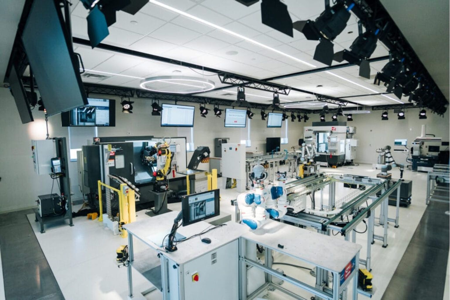 Controlled polishing to maintain surface